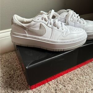 Nike Womens Air Jordan Elevate Low size 12